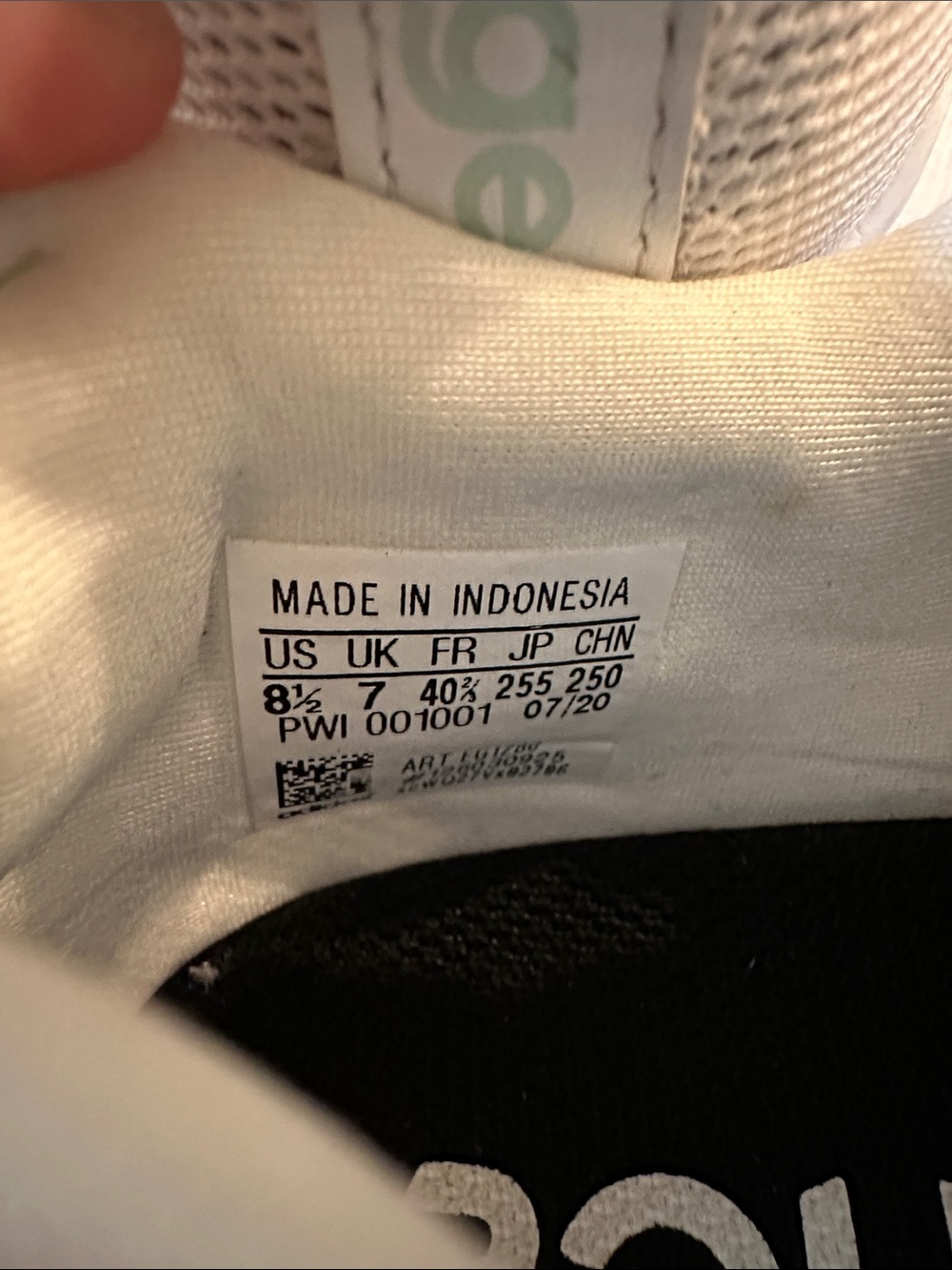 adidas White Mesh Sneakers with Metallic gold Stripes - Picture 3 of 7